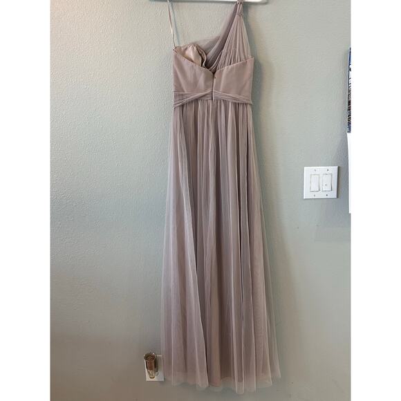 Ethereal formal Amsale One-Shoulder Tulle Bridesmaid Gown Taupe Size - Picture 2 of 4